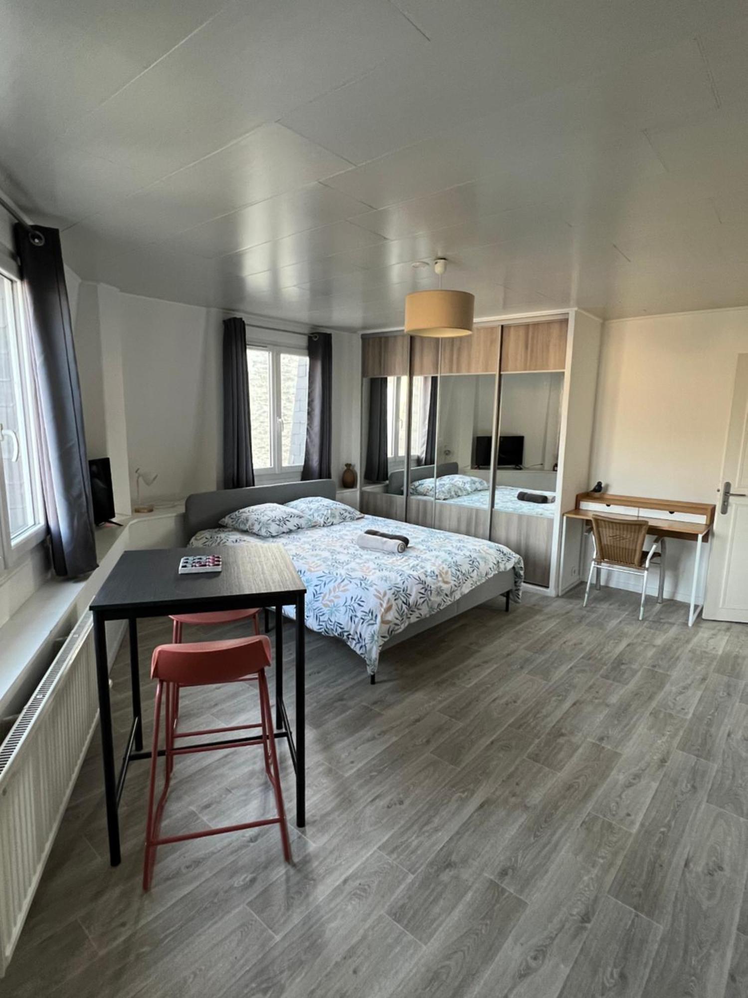 שרבורג Le Stud' Joli Appartement Lumineux En Plein Centre Ville מראה חיצוני תמונה